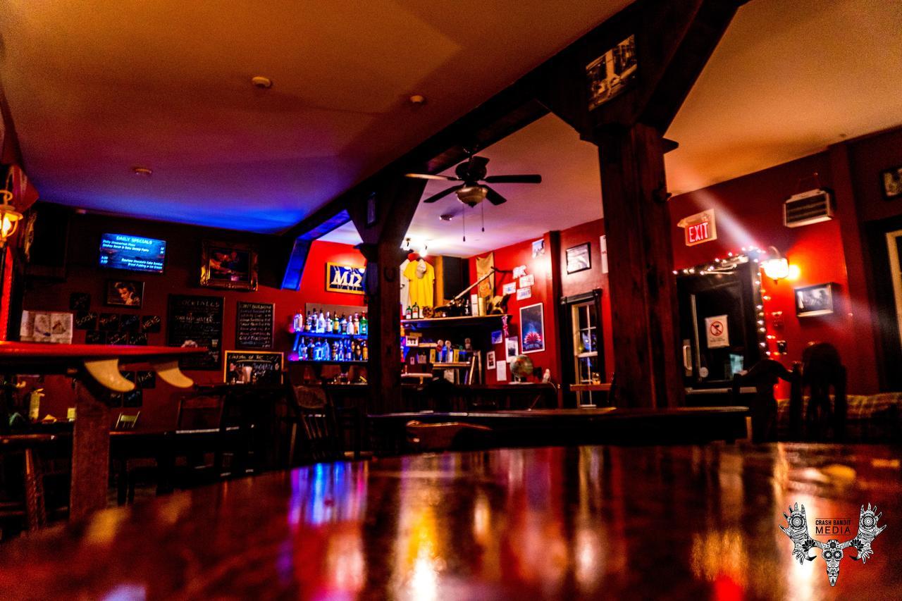 Groundswell Pub & Inn D'Escousse Buitenkant foto